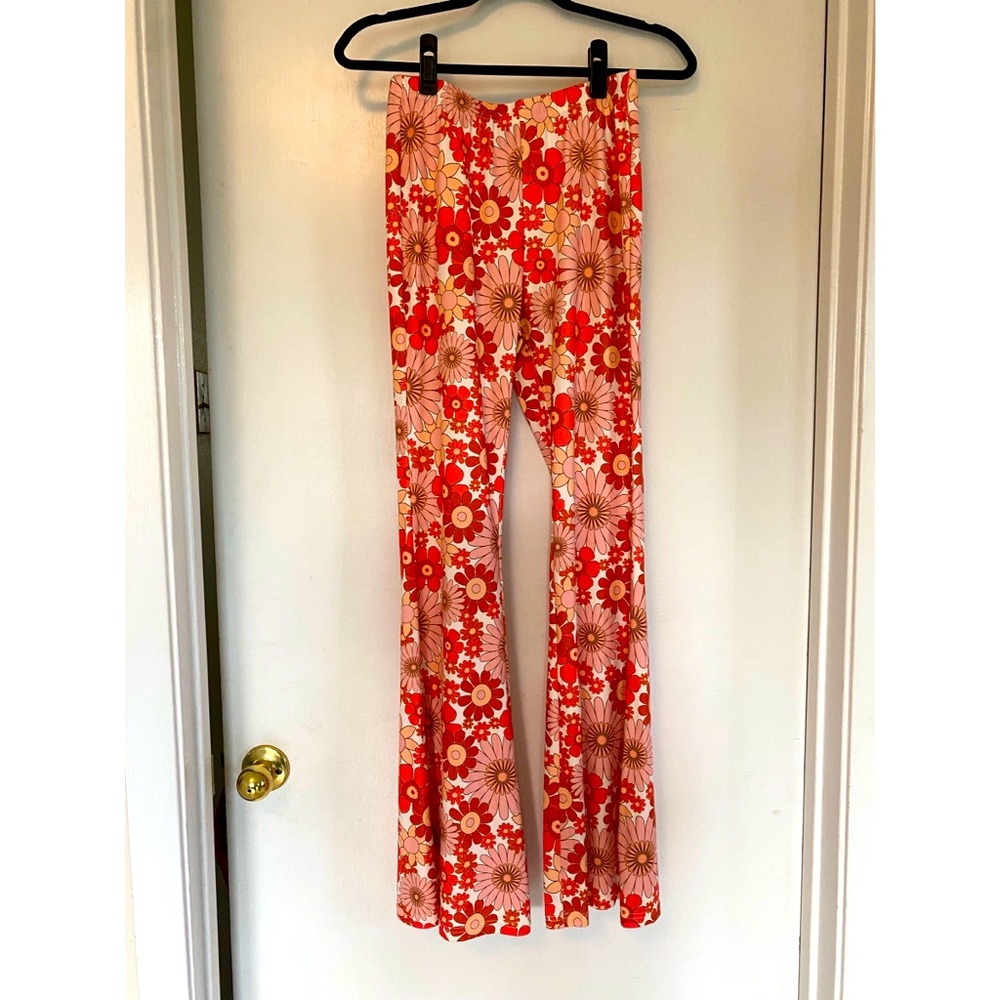 Shein medium orange pink peach floral flower bell bottom stretchy pants